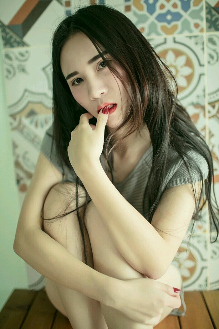 嫩白的小妞，就是胸太小了[34P]