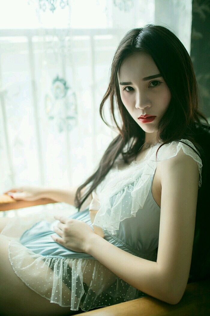 嫩白的小妞，就是胸太小了[34P]