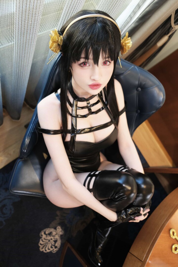 皮衣诱惑 [21P]