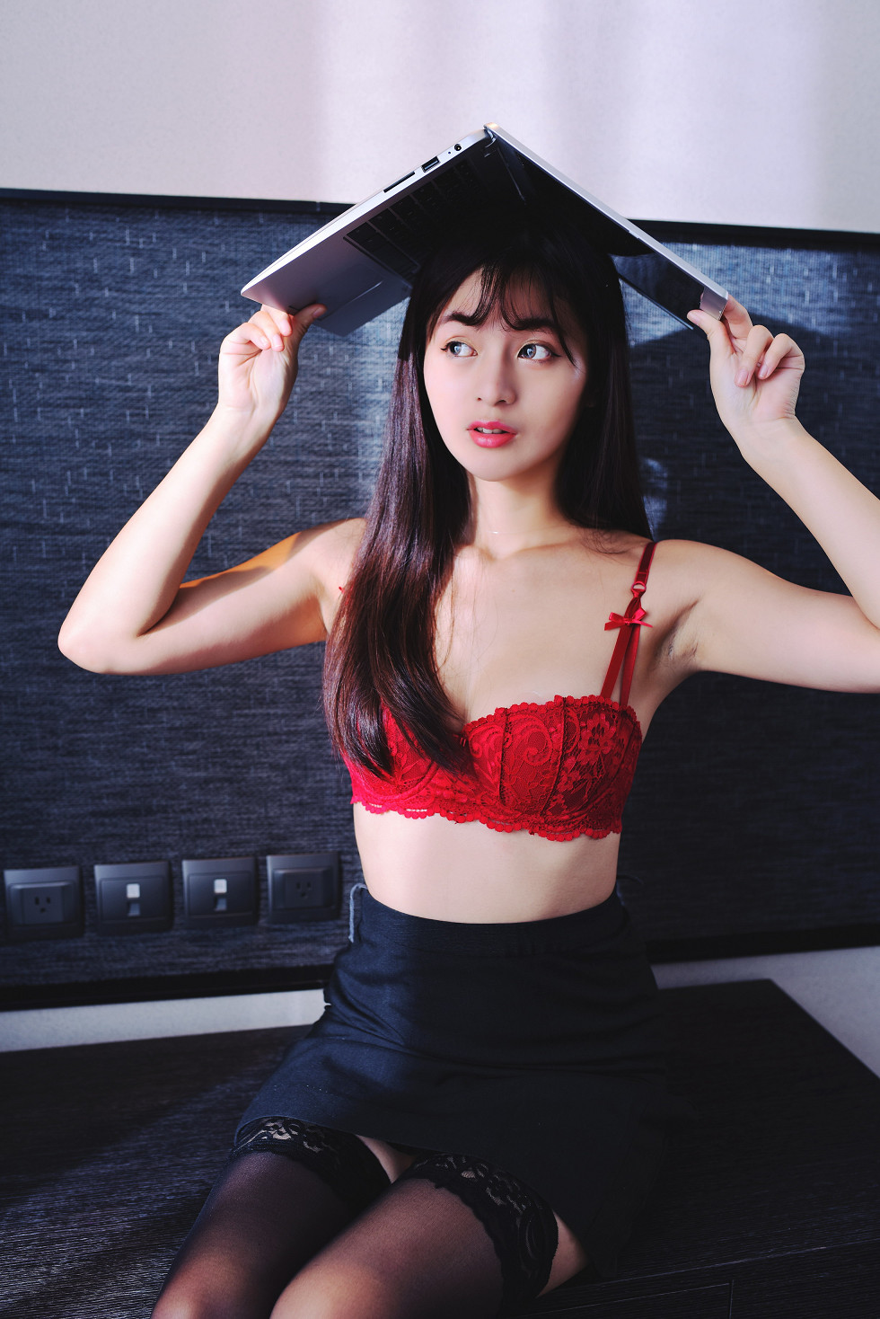 长筒黑丝女郎居家床上性感私房内衣系列秀完美身材撩人