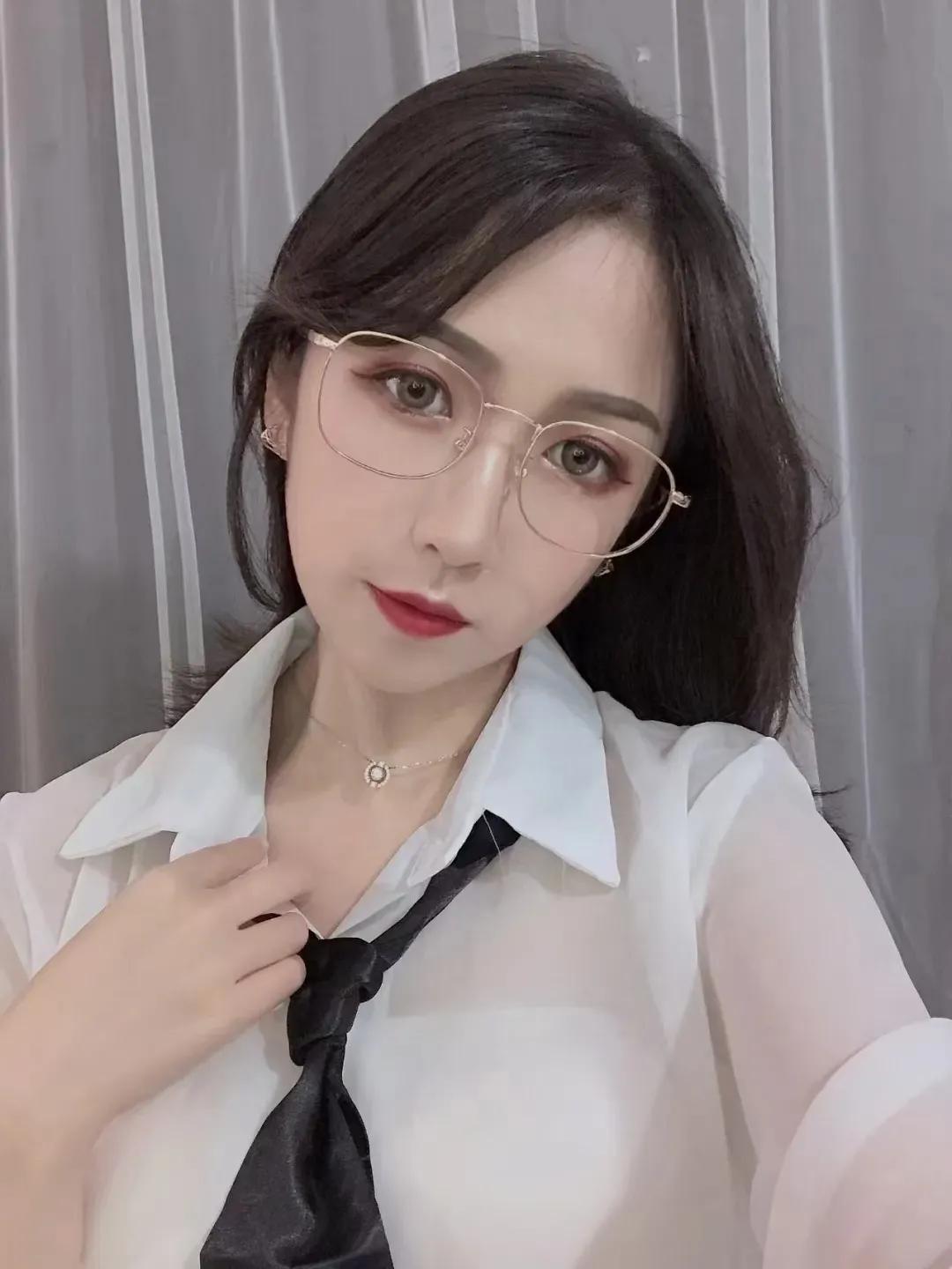 美女直播:魅力绽放的新潮流