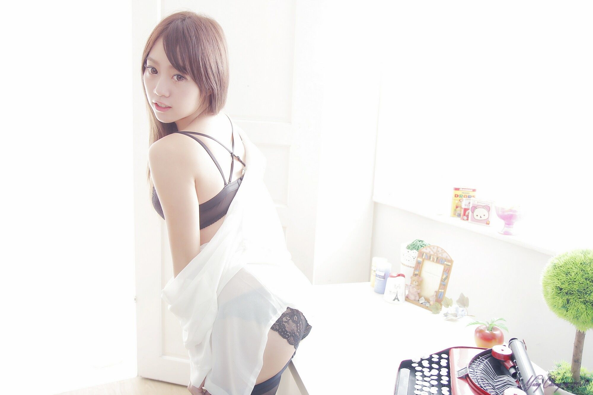 以下是一些抖音上比较知名的美女