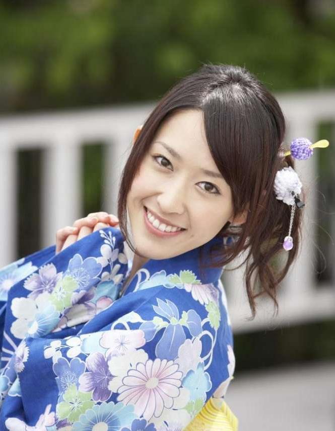 日本美女:魅力绽放的璀璨之星
