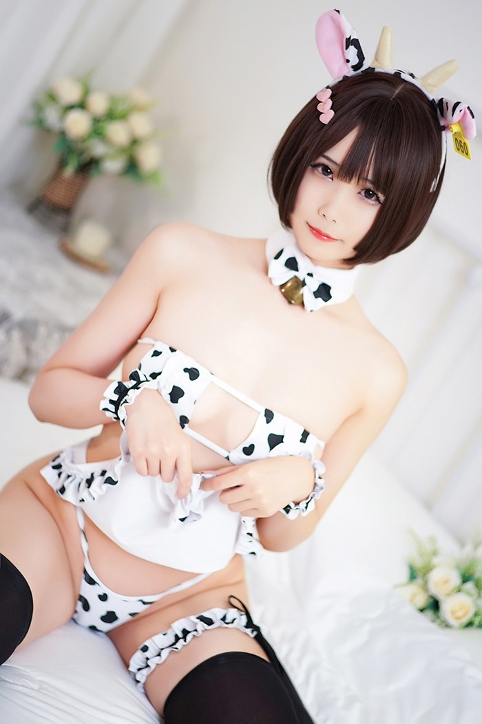 奶牛女仆晓美嫣羞涩微乳奶香四溢