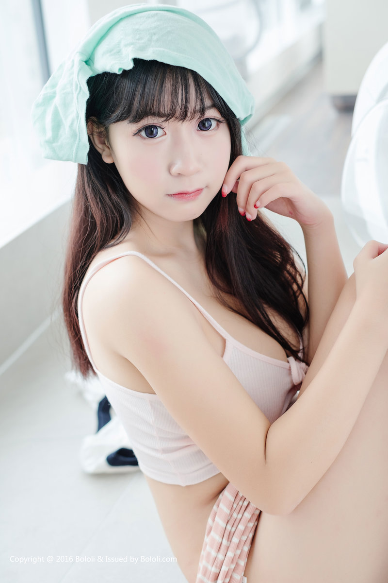 童颜巨乳猫九酱诱人火辣身材爆乳圆润性感