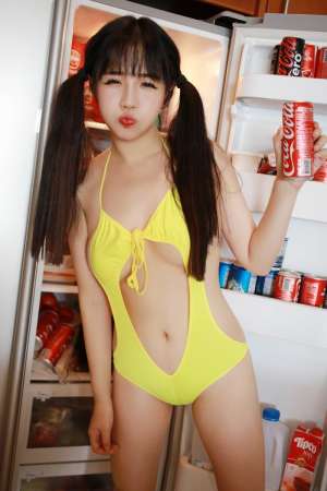 童颜巨乳萌妹徐cake粉妆玉砌可爱迷人