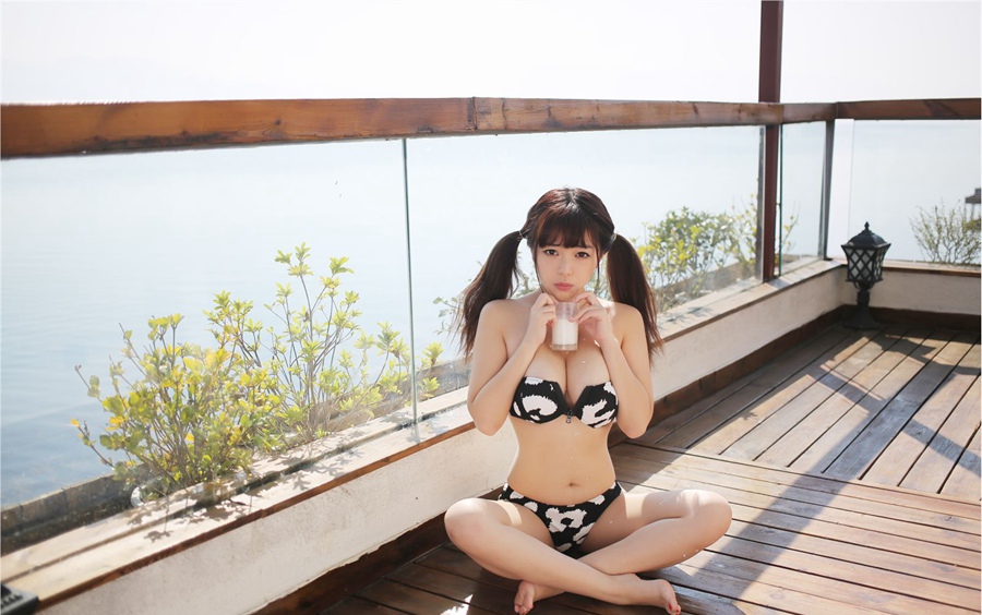 童颜巨乳妹子刘飞儿好身材大胸呼之欲出