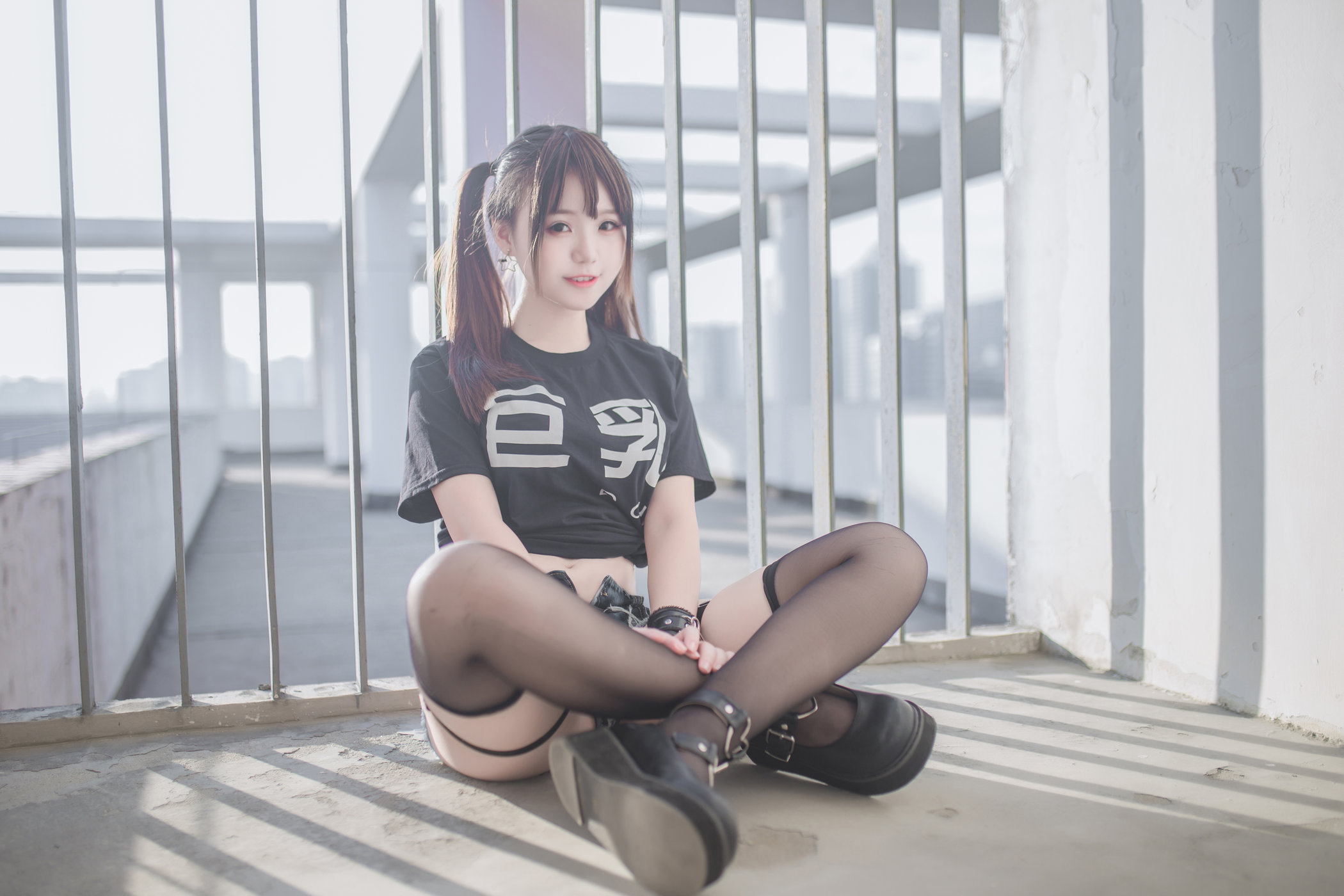 童颜巨乳妹子宅夏丝袜美臀蜜桃比心