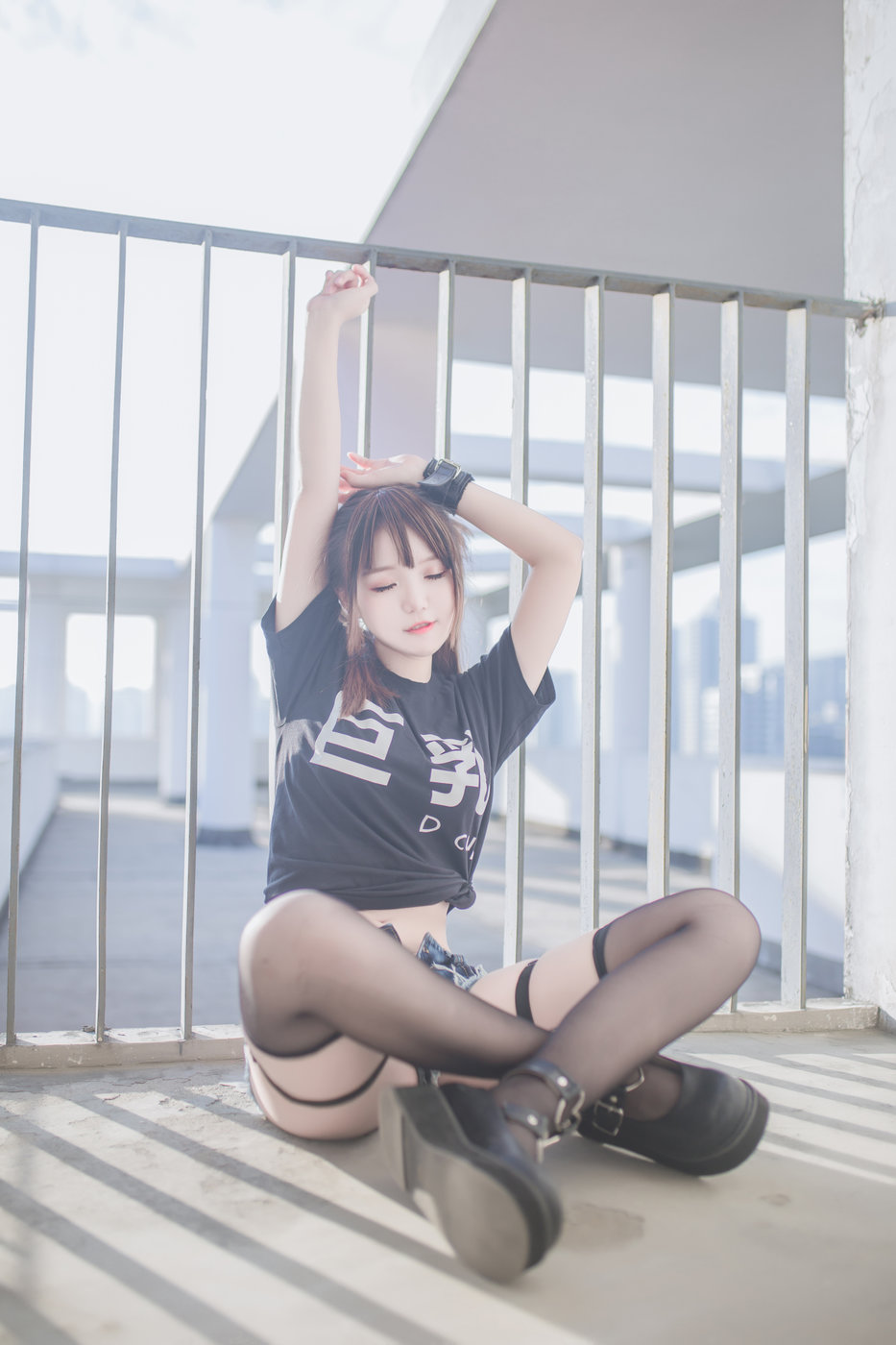 童颜巨乳妹子宅夏丝袜美臀蜜桃比心