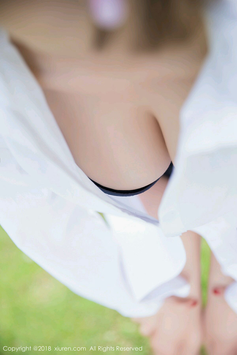 甜美女神杨晨晨sugar甲米旅拍低胸吊带连身裙湿身诱惑