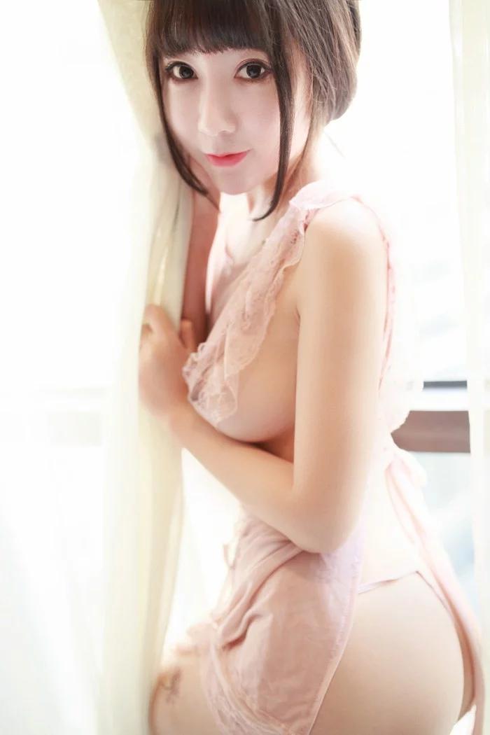 甜美可爱邻家女孩夏笑笑睡裙真空秀豪乳