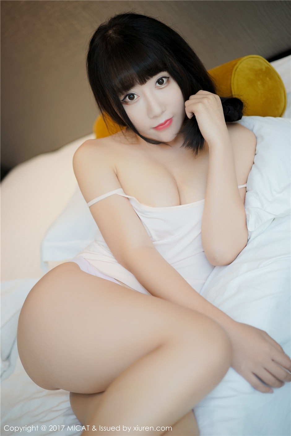 玉乳雪臀美女私房翘臀写真