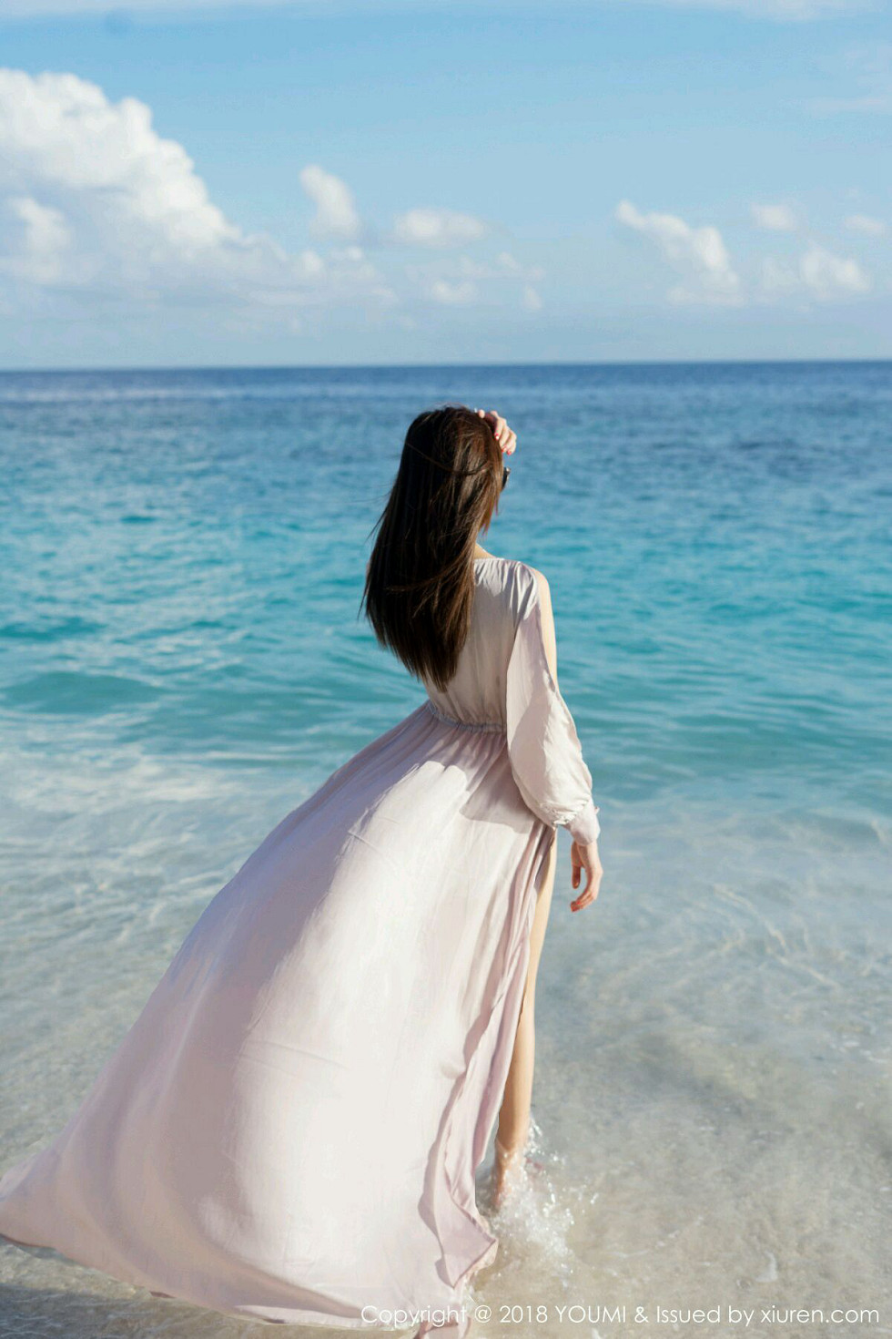 宅男女神周妍希海边旅拍秀性感完美身材