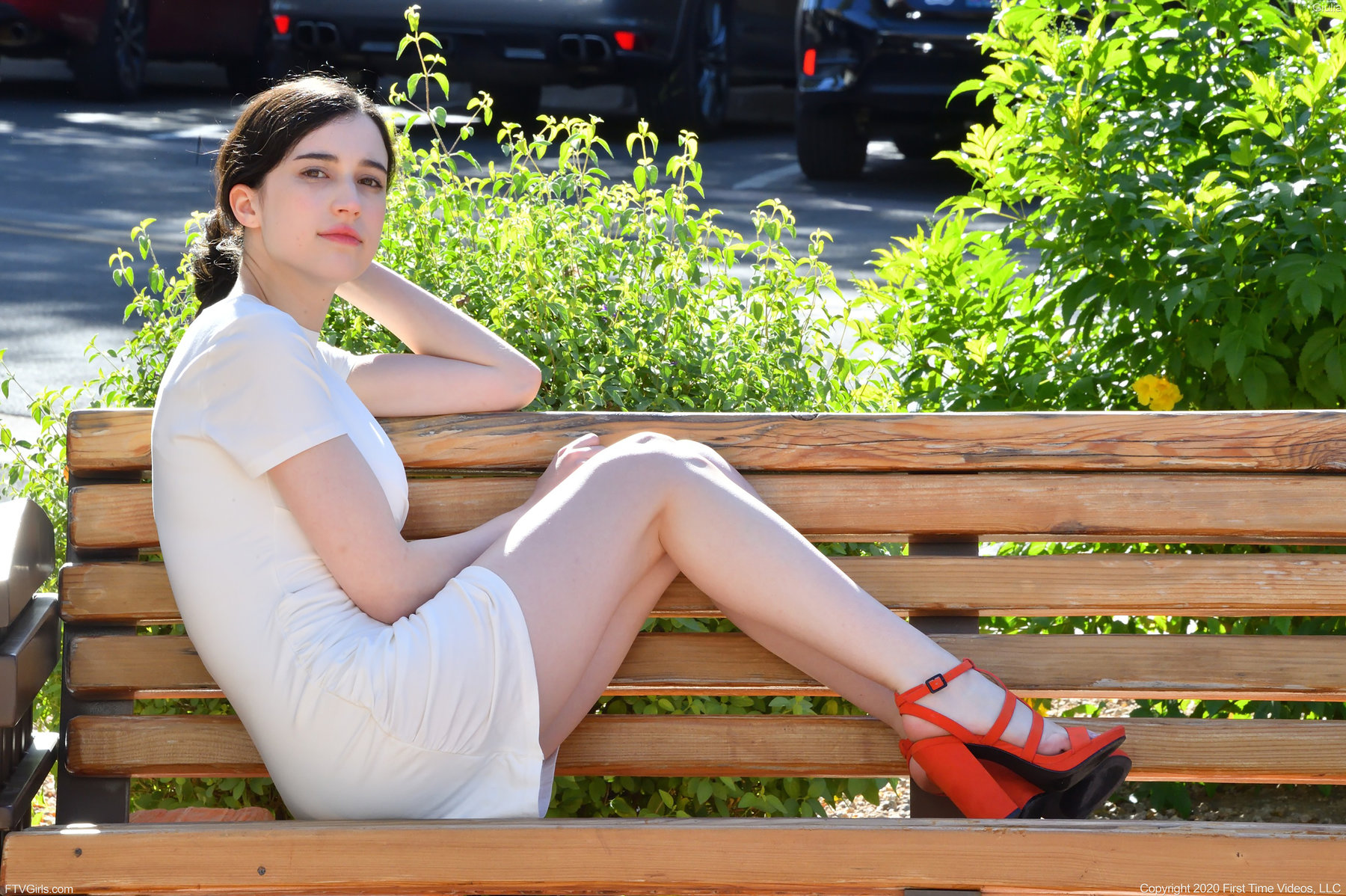 Juli White Classic