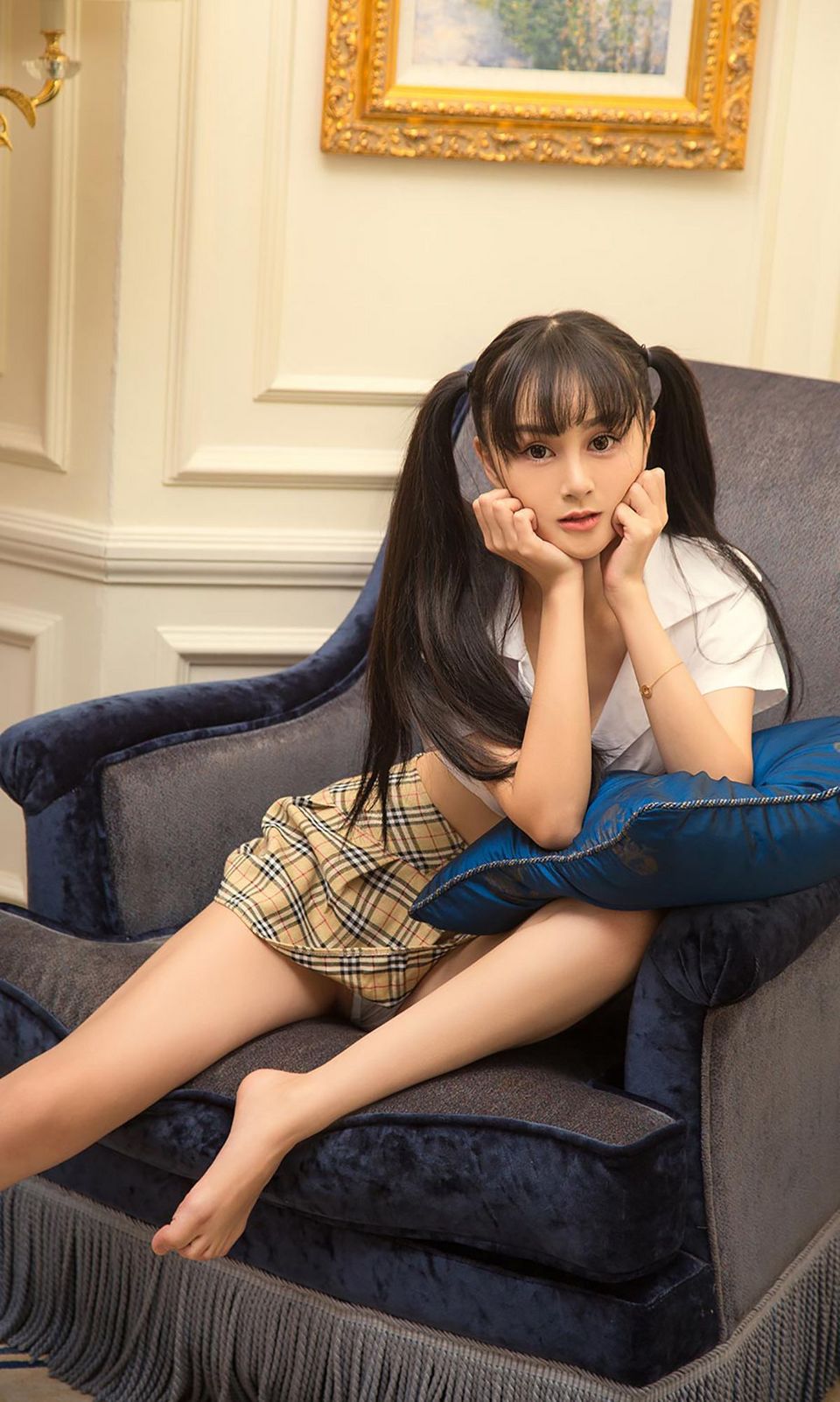 尤物馆极品模特娇滴滴性感美体写真