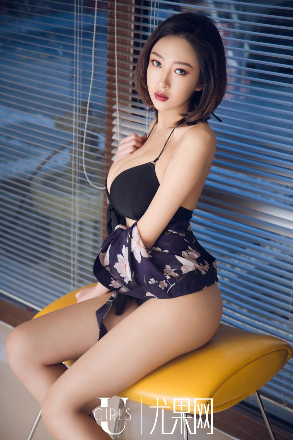 性感大波美女让人流口水