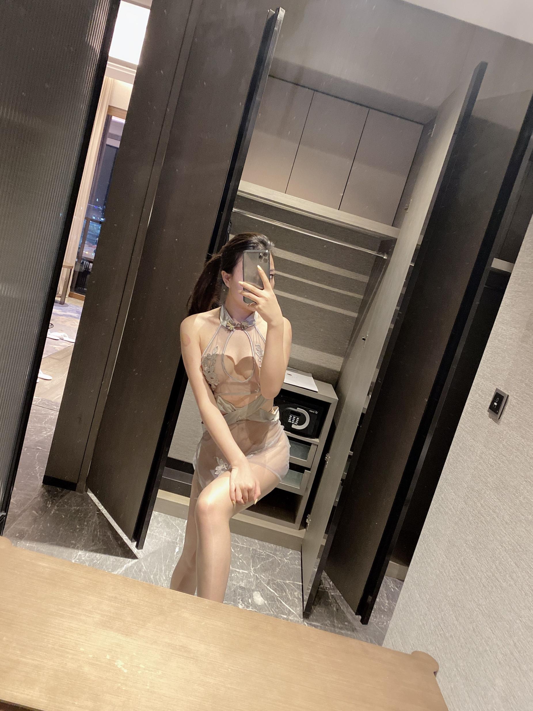 身材太好了 尤其美腿超级棒