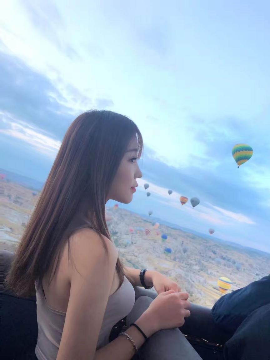 身材太好了 尤其美腿超级棒
