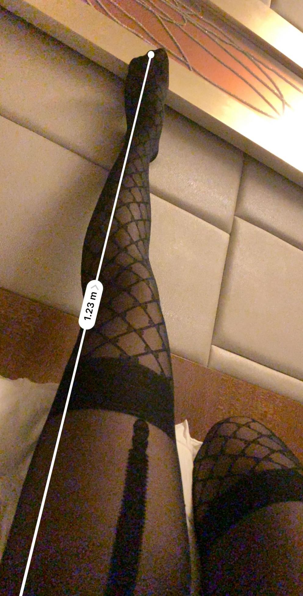 身材太好了 尤其美腿超级棒