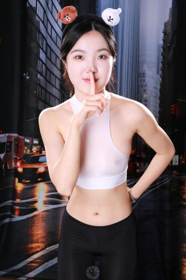 极品白嫩清纯妹子