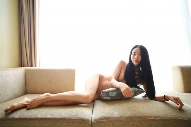 纤细身材的清纯妹子最诱人