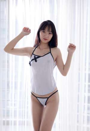 白衣情趣小可爱[58P]