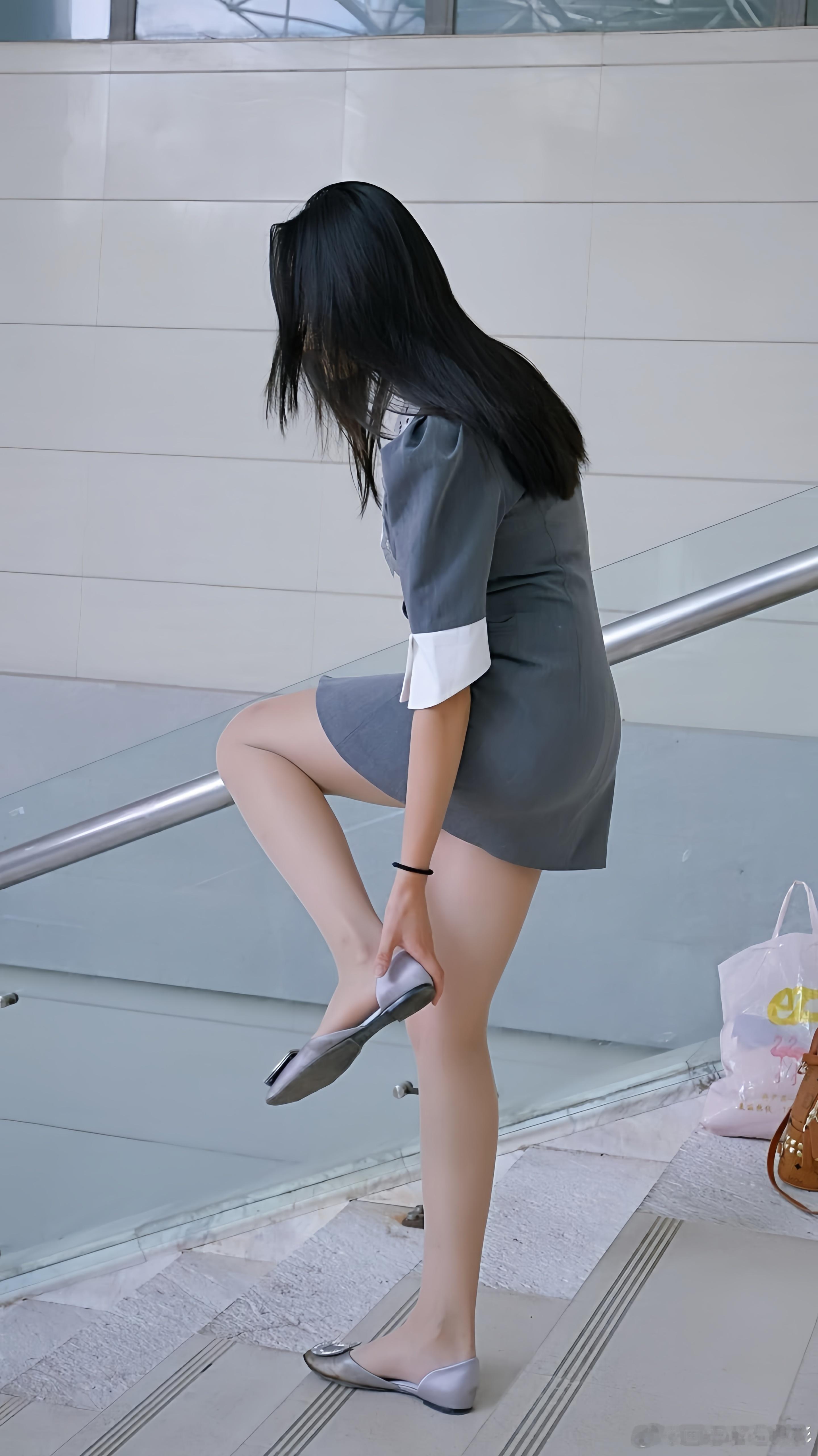 靓女的女人
