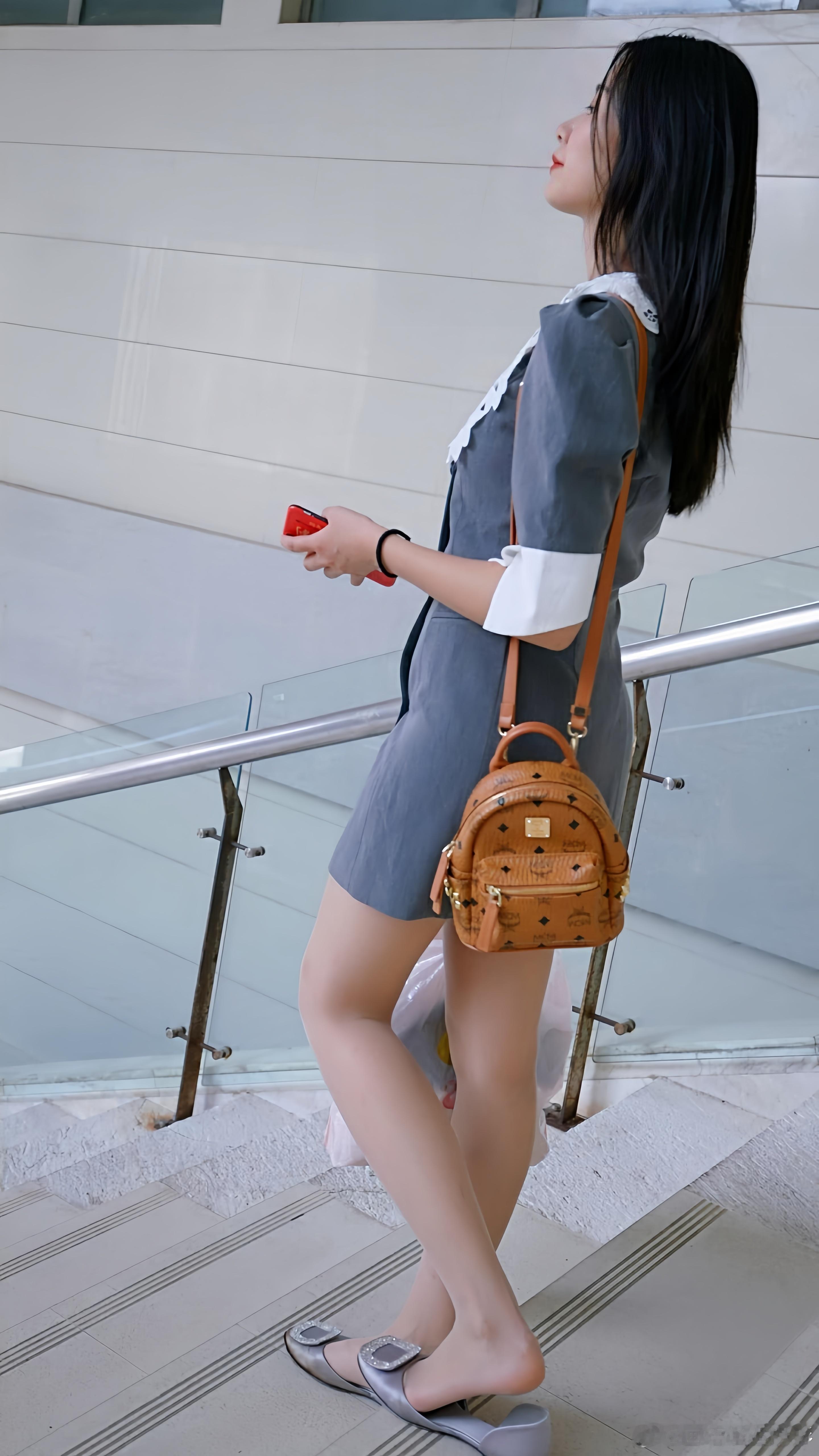 靓女的女人