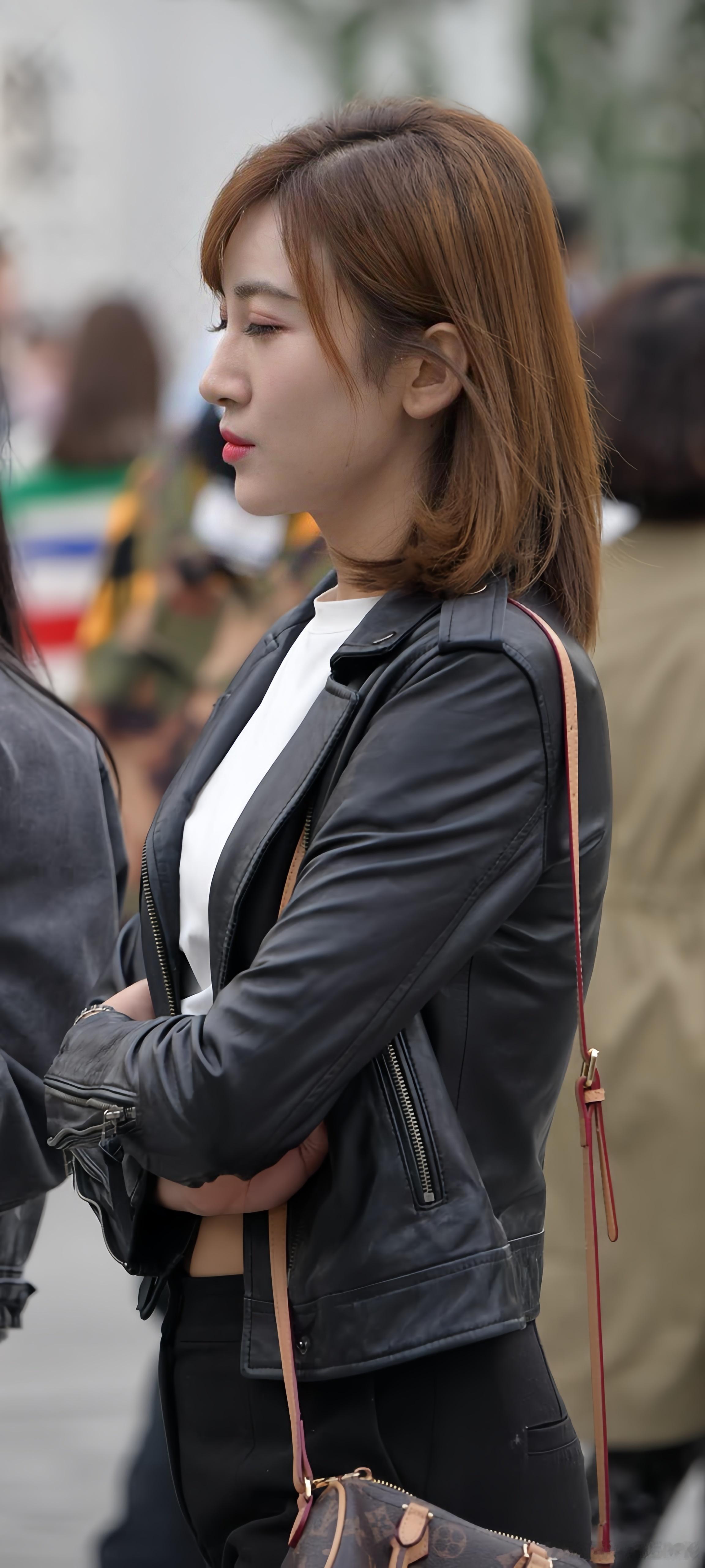 靓女的女人
