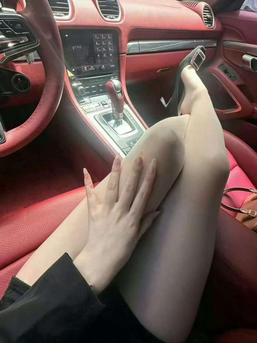 奶很大的美女