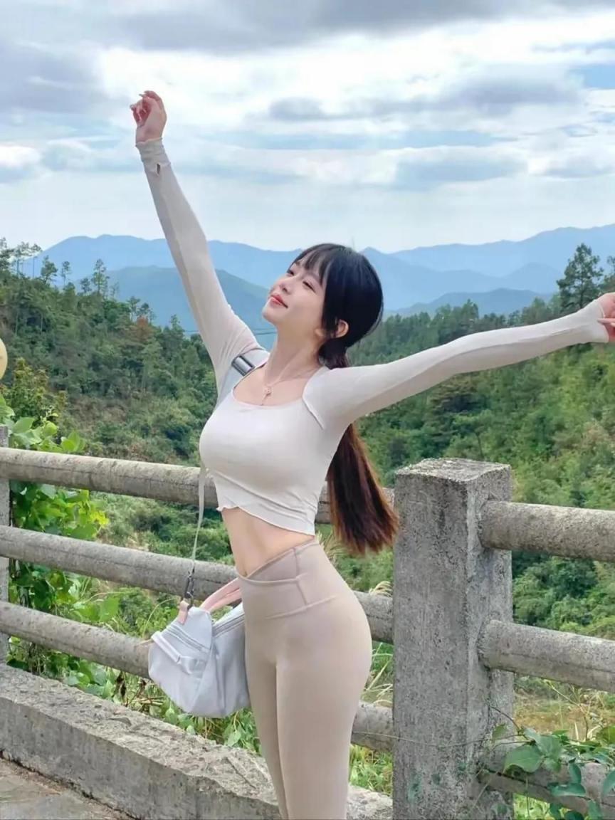 甜美女孩[28P]