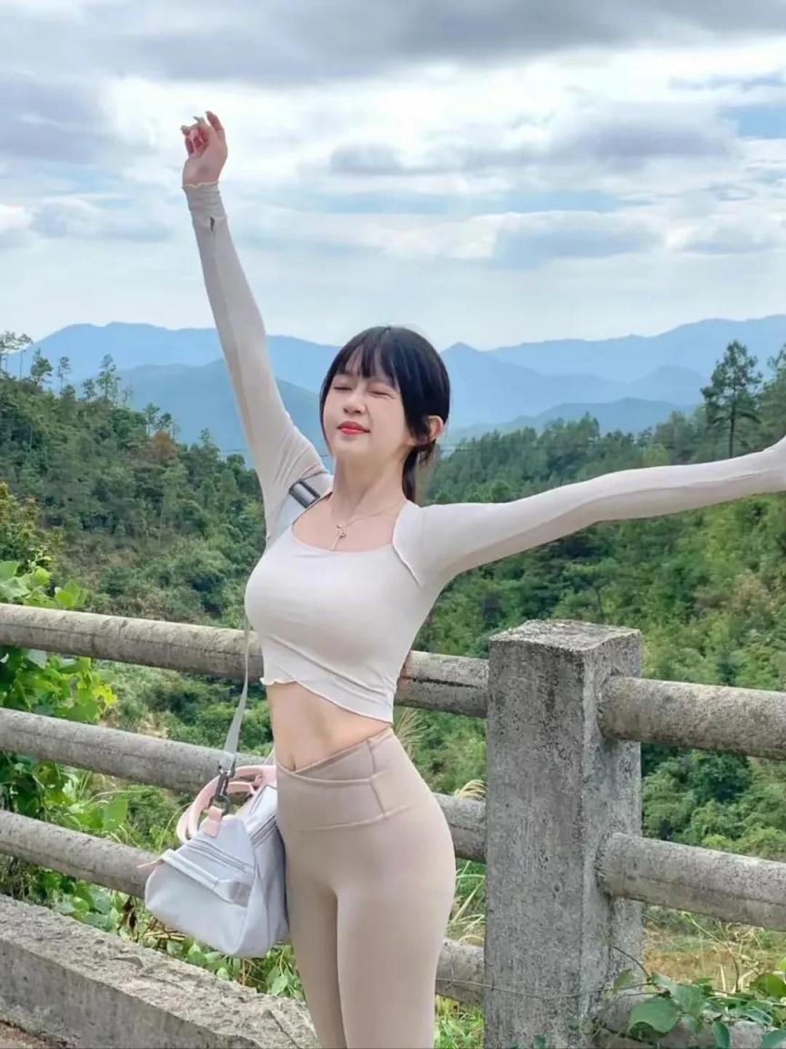 甜美女孩[28P]