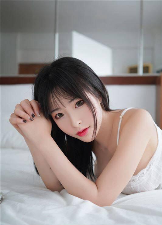 夏日清凉，姿势爽滑