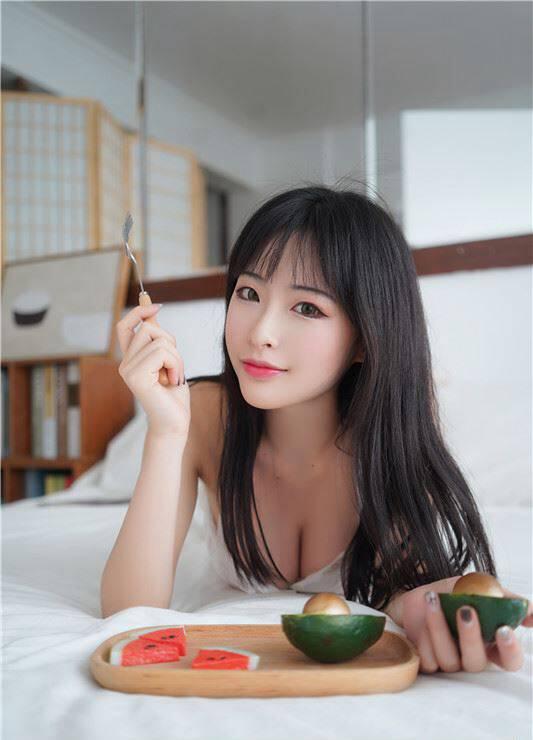 夏日清凉，姿势爽滑