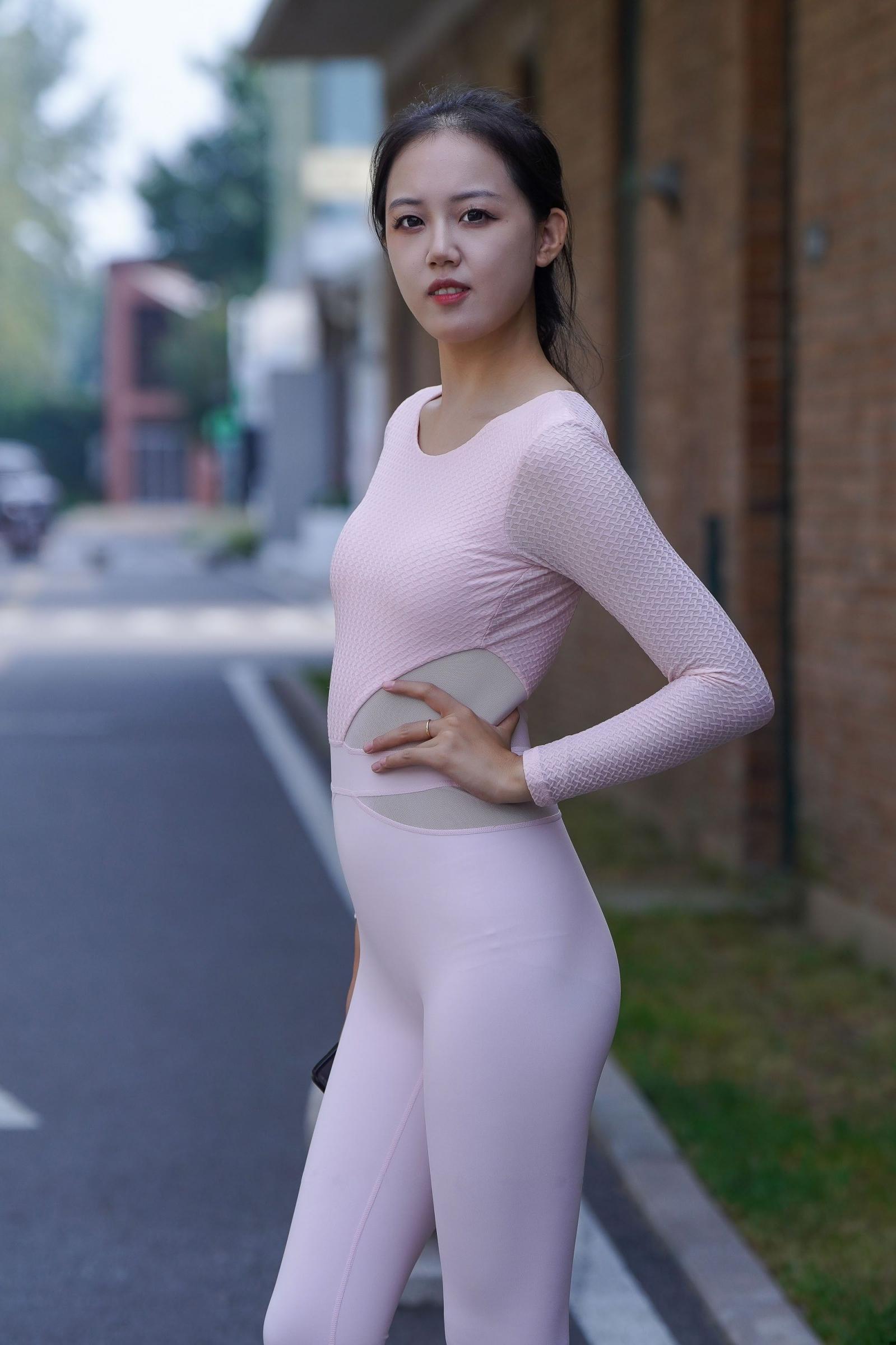 瑜伽裤女孩