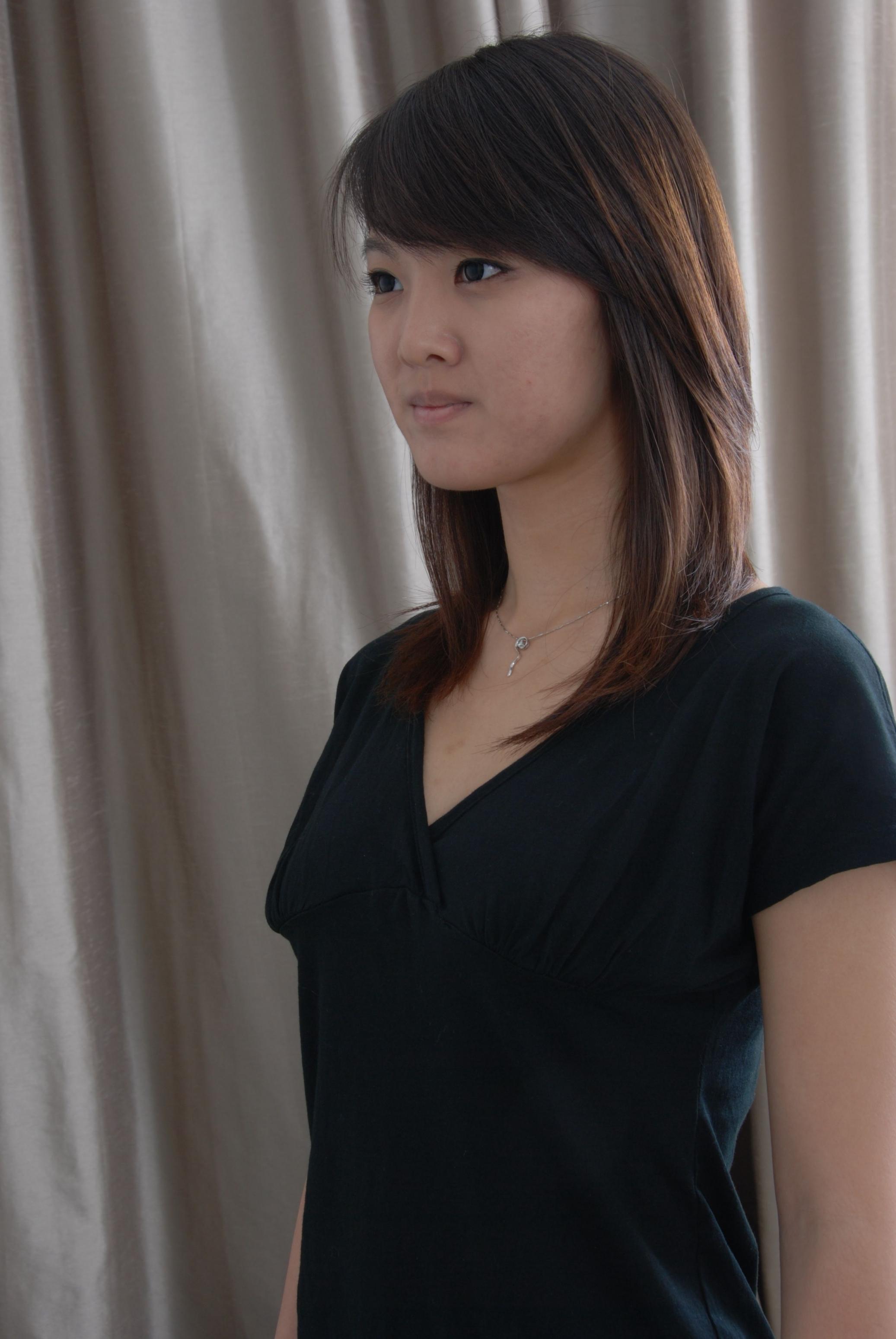 身材很标准的美女美体展示
