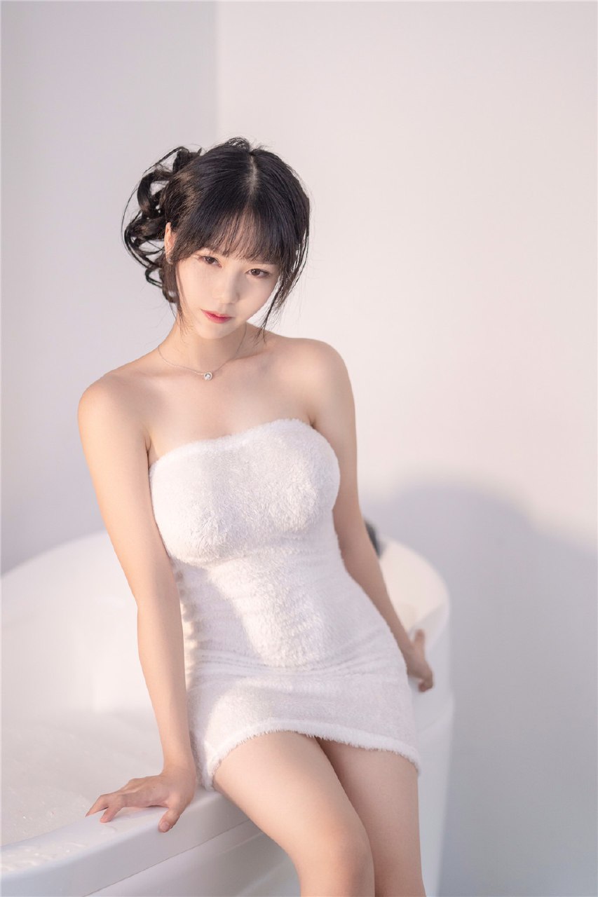 美女洗澡 [21P]