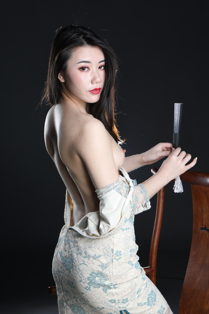 气质挺不错的极品旗袍美少妇[66P]