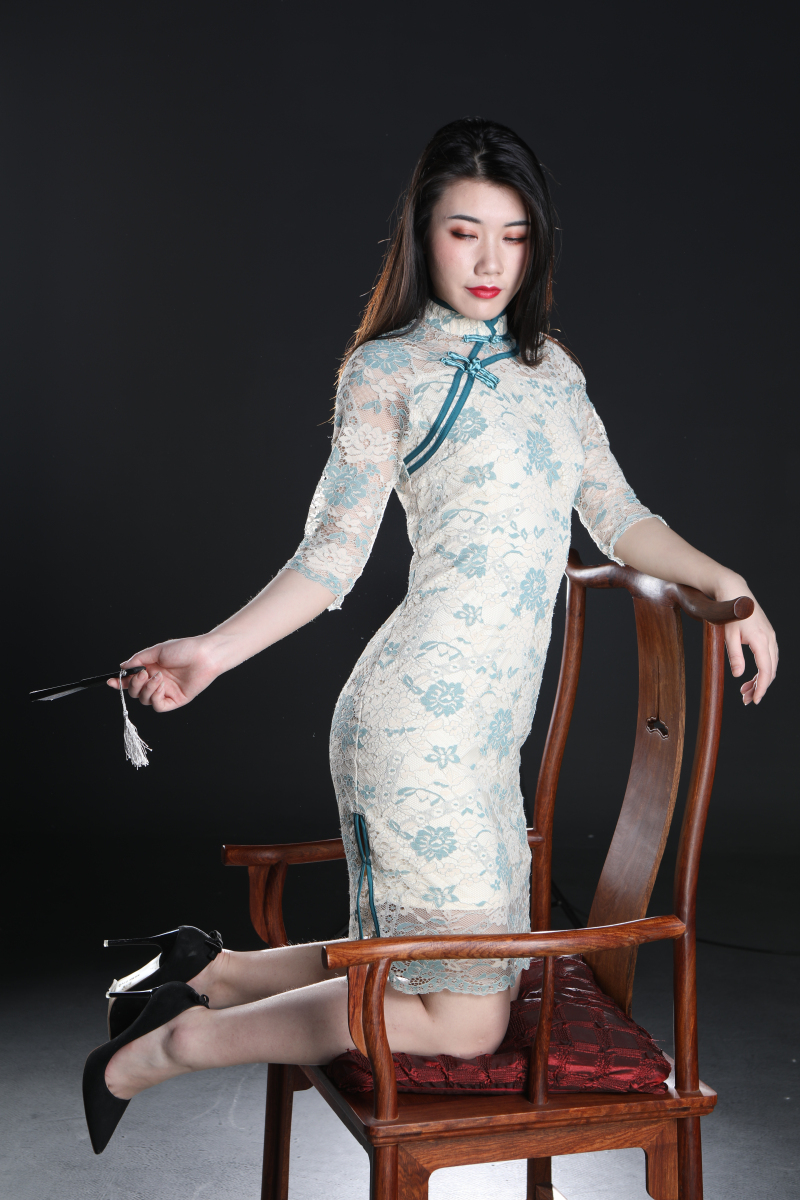 气质挺不错的极品旗袍美少妇[66P]