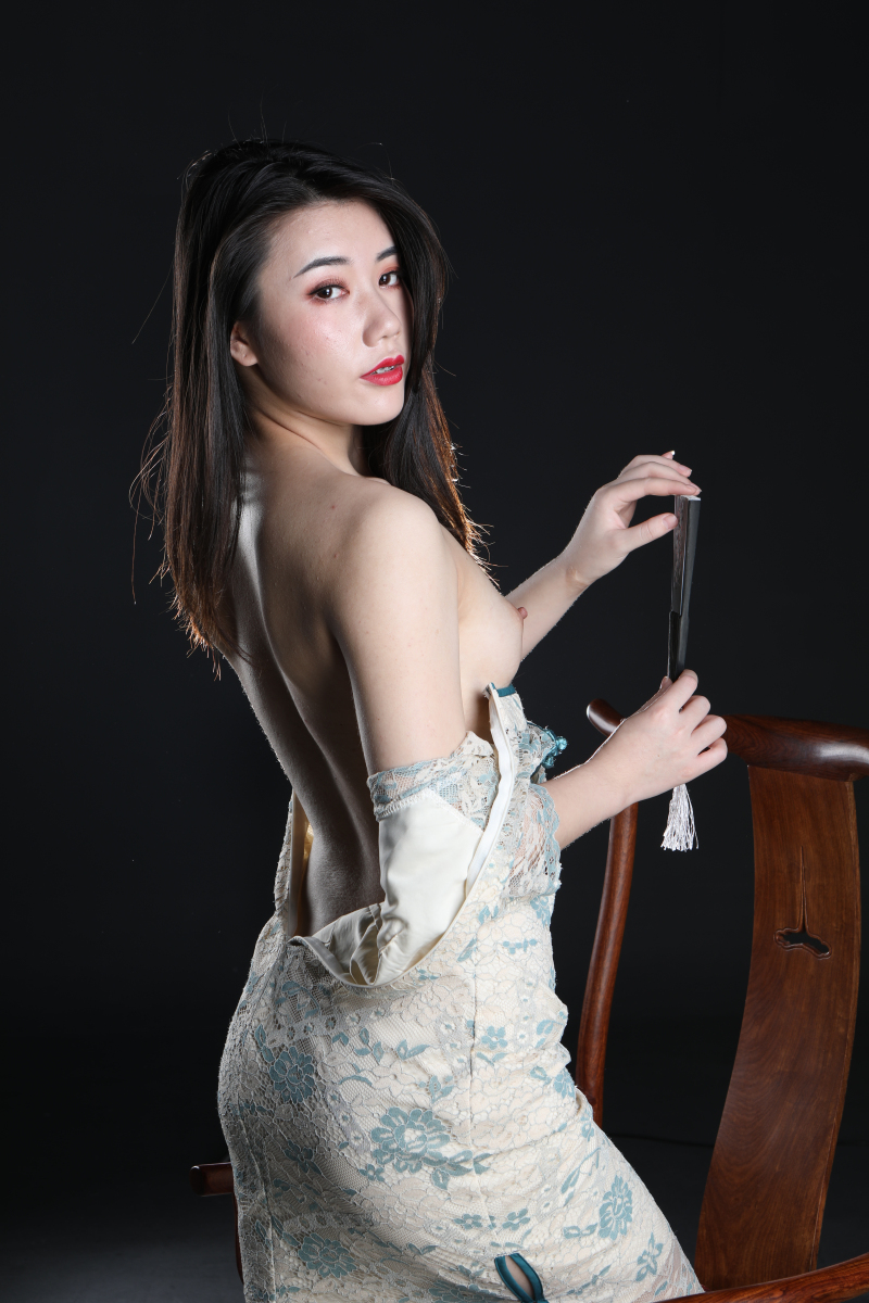 气质挺不错的极品旗袍美少妇[66P]