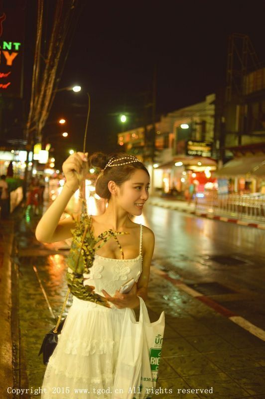 普吉岛旅拍：徐妍馨第二刊性感写真