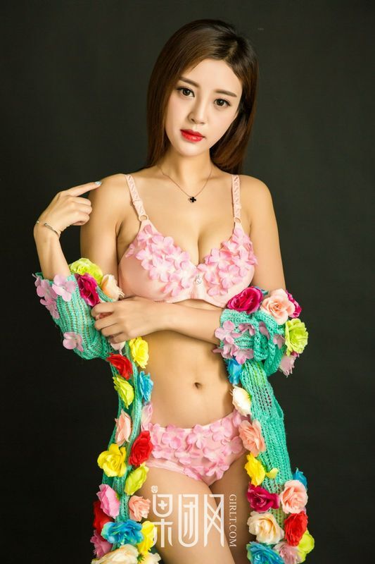 温柔少女性感写真