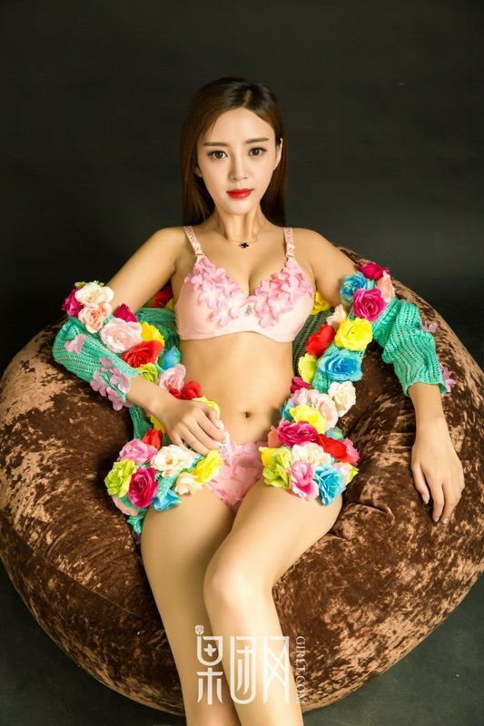温柔少女性感写真
