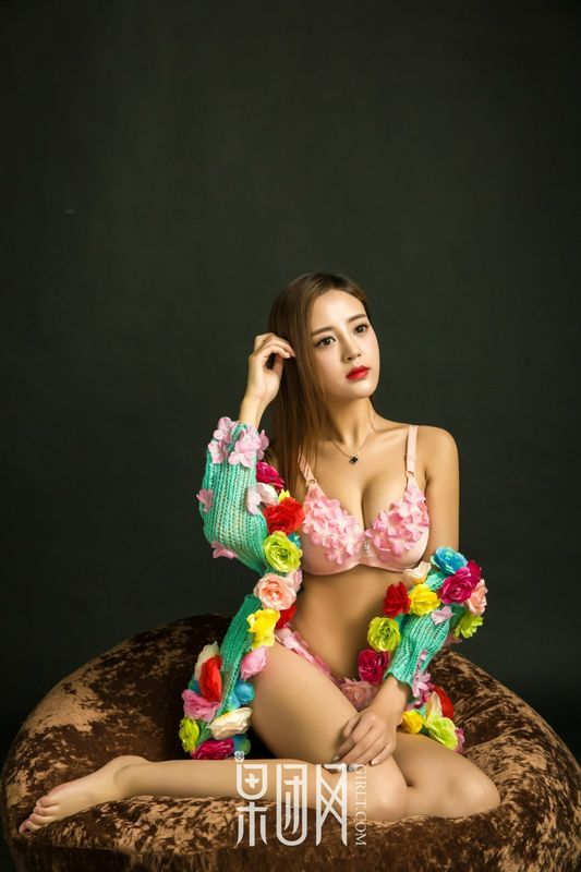 温柔少女性感写真