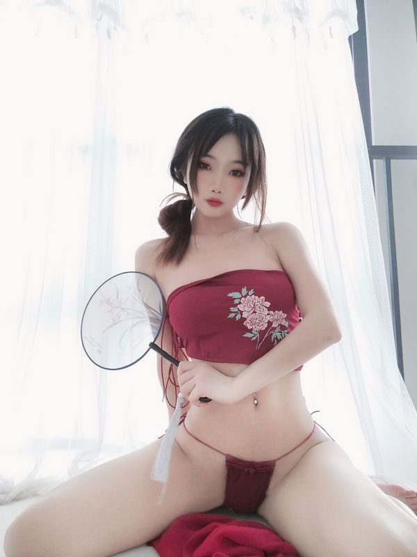 鬼畜瑶情趣红肚兜