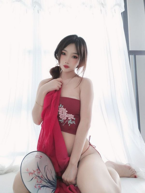 鬼畜瑶情趣红肚兜