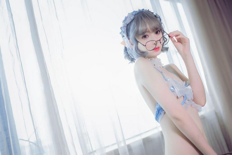 精灵眼镜娘