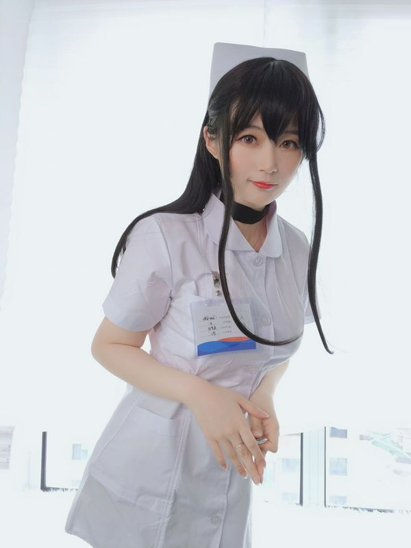 白银长发小护士 画像66枚