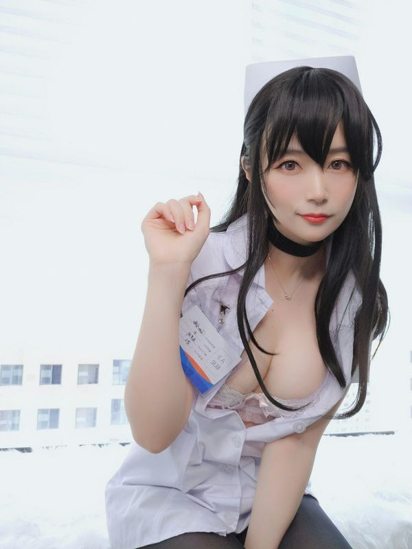 白银长发小护士 画像66枚