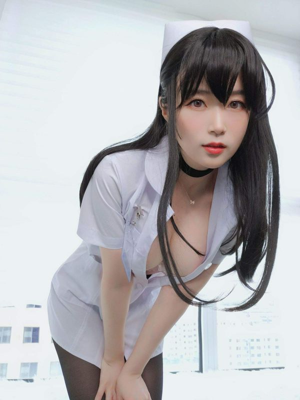 白银长发小护士 画像66枚